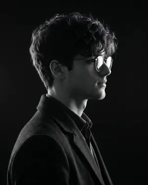 Monochrome Side-Profile Silhouette
