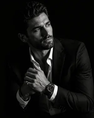 Hyper-Realistic Chiaroscuro Portrait