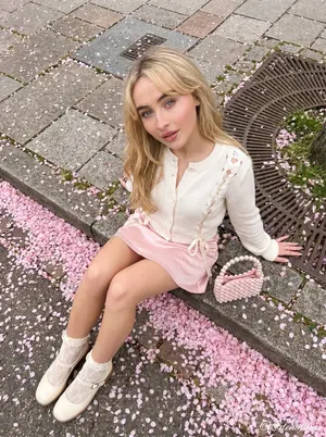 Sabrina Carpenter coquette aesthetic portrait - Nano Banana Pro AI Prompt for Social Media Post