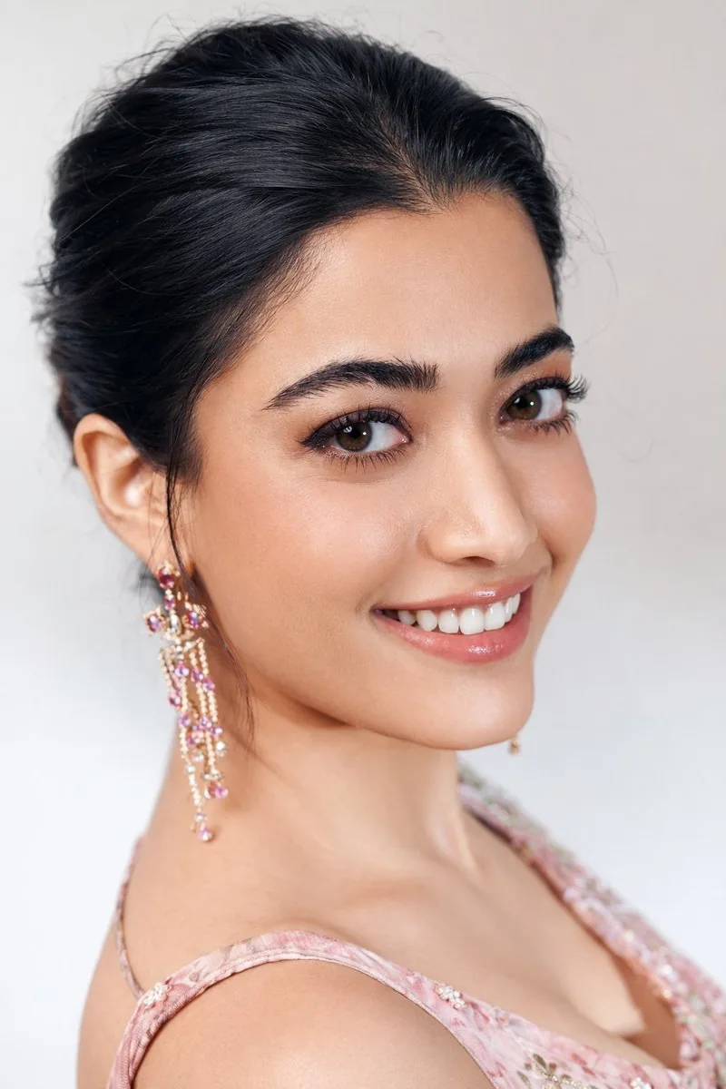 8K Studio Portrait of Rashmika Mandhana in Saree - Nano Banana Pro AI Prompt for Social Media Post reference