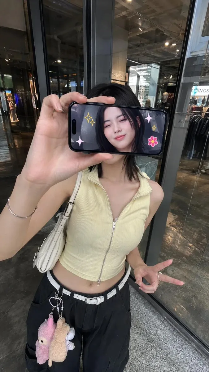 iPhone Screen Reflection Portrait reference
