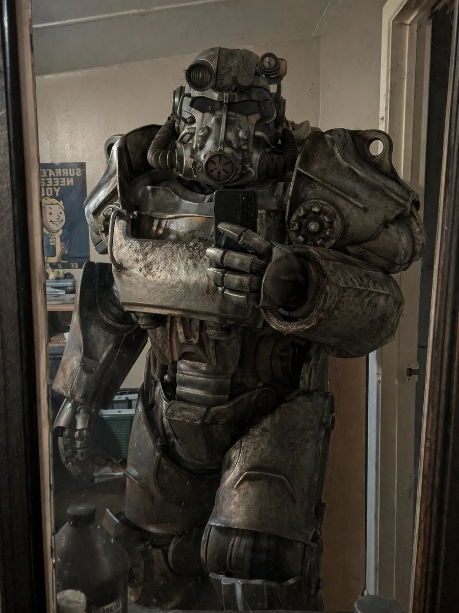Power Armor Mirror Selfie reference