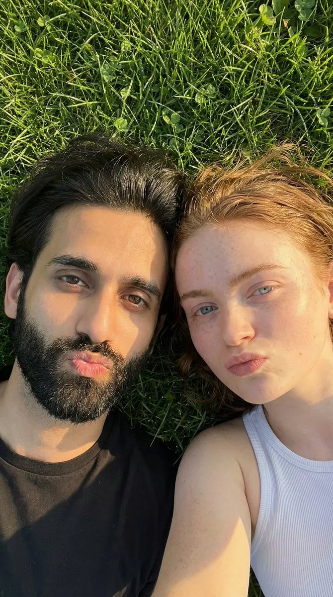 Golden Hour Selfie Couple reference