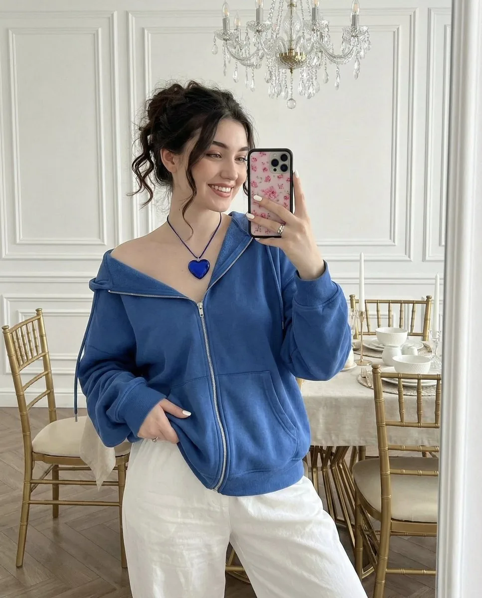 Glamorous Mirror Selfie in an Elegant Dining Room - Nano Banana Pro AI Prompt for Social Media Post reference