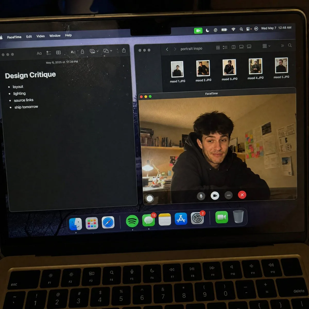 Handheld Laptop Screen POV reference