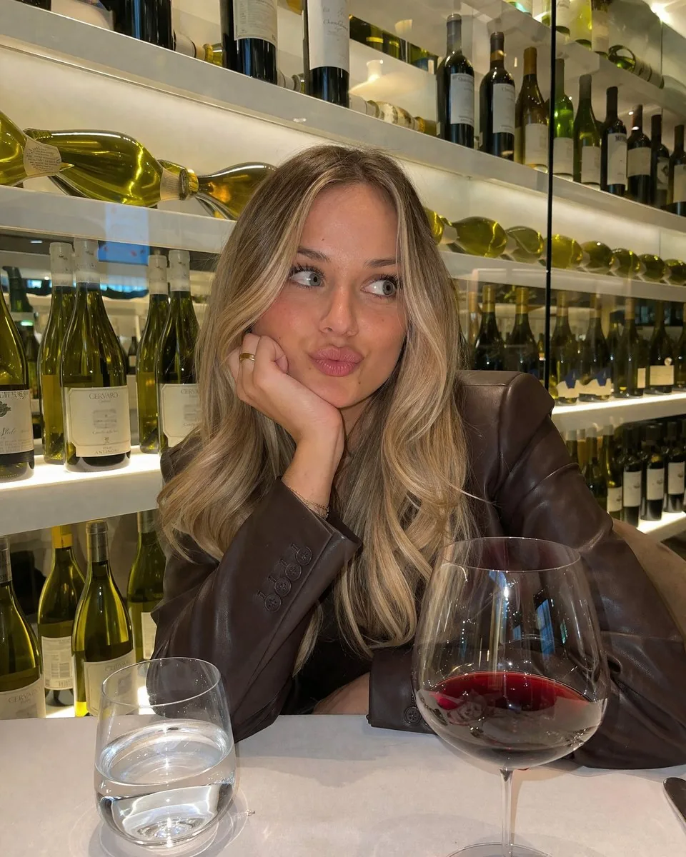 Casual Wine Bar Portrait reference