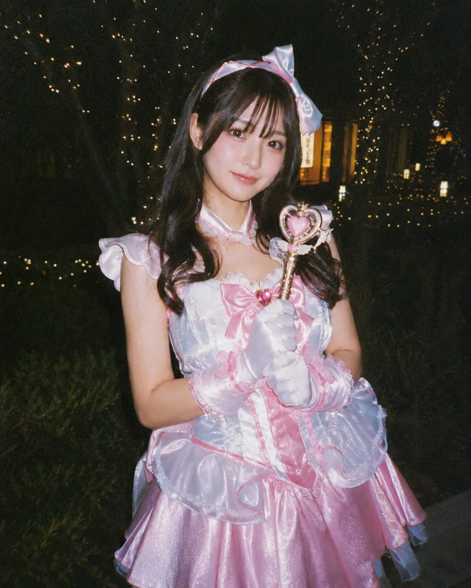 Disposable Camera Magical Girl Cosplay reference
