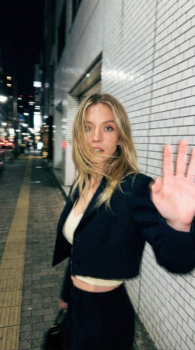 Candid Tokyo Smartphone Night Photo - Nano Banana Pro AI Prompt for Social Media Post reference