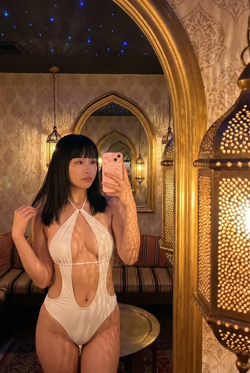 Mirror Selfie in Ornate Lounge - Nano Banana Pro AI Prompt for Social Media Post reference