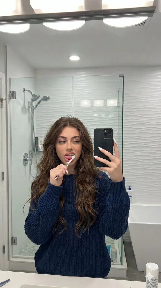 Candid Mirror Selfie Prompt for Image Generation reference