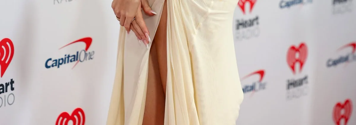 Madison Beer Red Carpet Recreation Prompt - Nano Banana Pro AI Prompt for Social Media Post reference