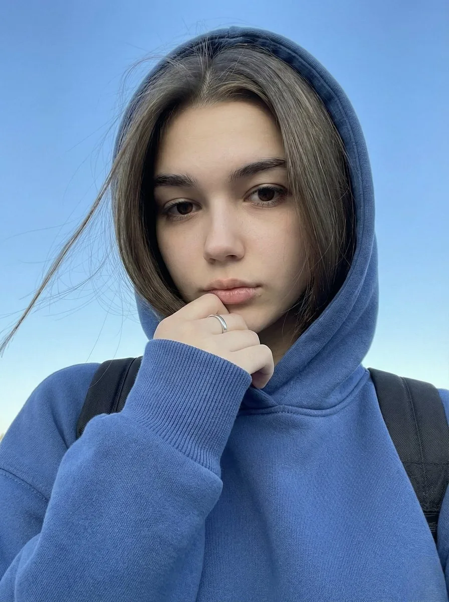 Instagram-Style Casual Portrait Prompt with Identity Lock - Nano Banana Pro AI Prompt for Social Media Post reference