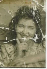 Vintage Photo Restoration to DSLR Quality Prompt reference