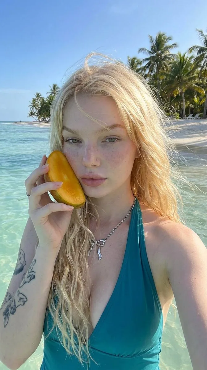 Tropical Beach Mango Selfie reference