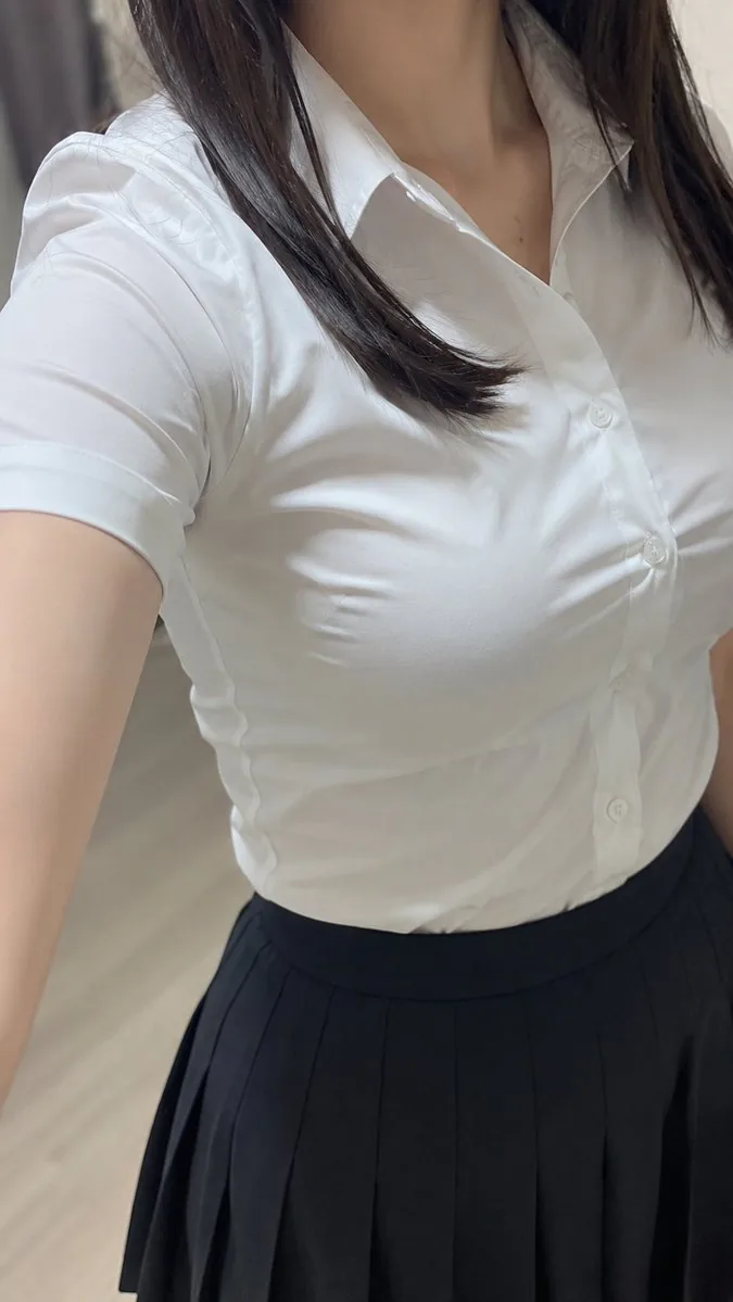 Realistic Office Outfit Selfie reference