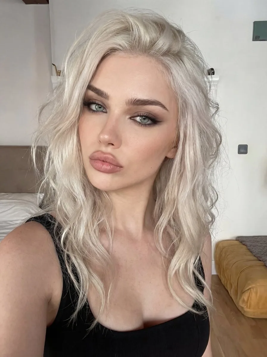Glamorous Influencer Bedroom Selfie Portrait - Nano Banana Pro AI Prompt for Social Media Post reference