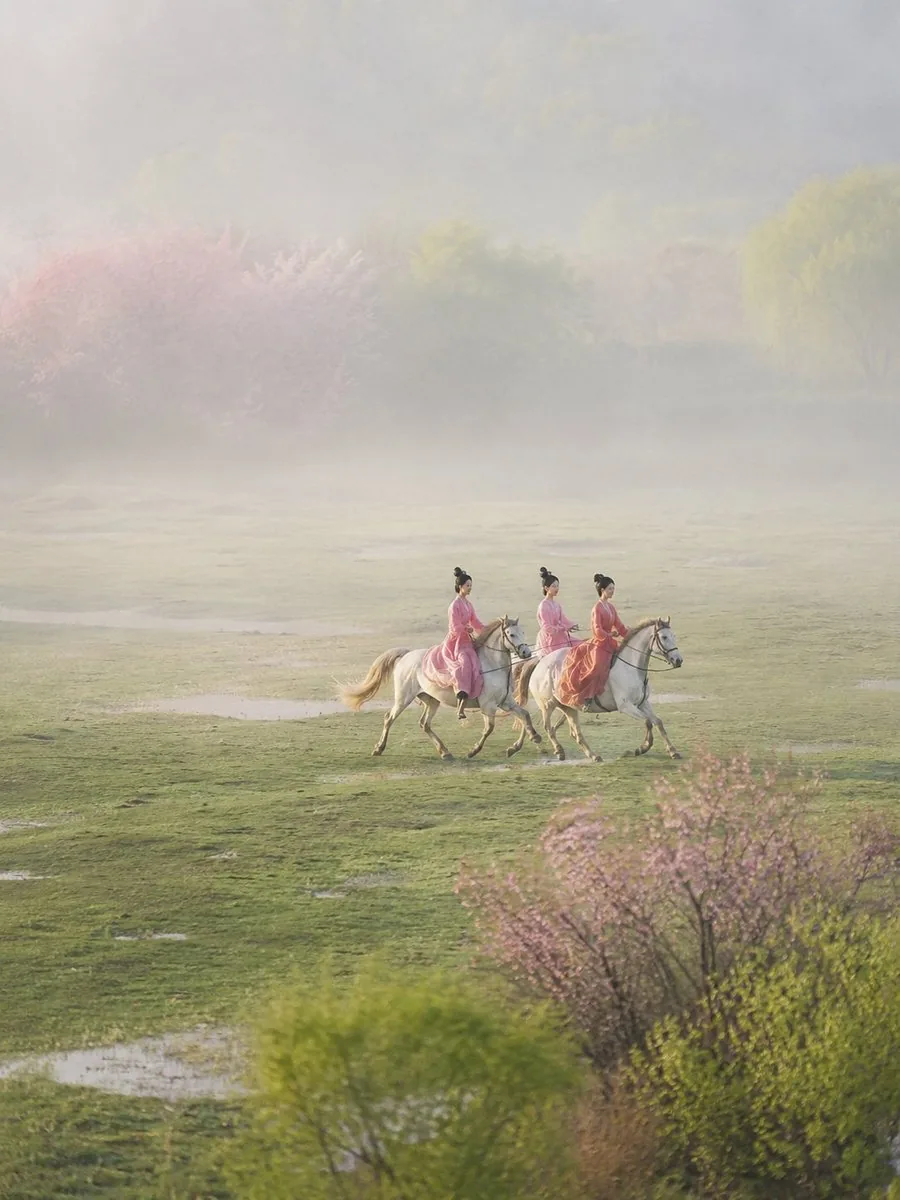 Ancient Painting to Real Scene Photo reference