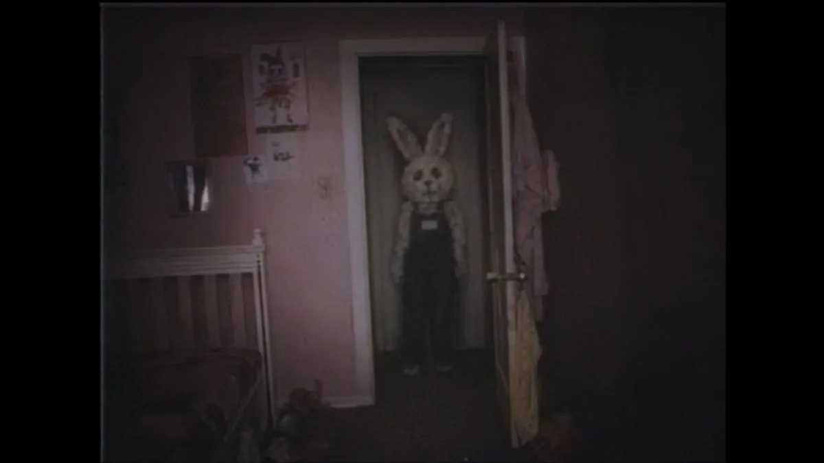 Creepy VHS Bedroom Doorway Figure reference
