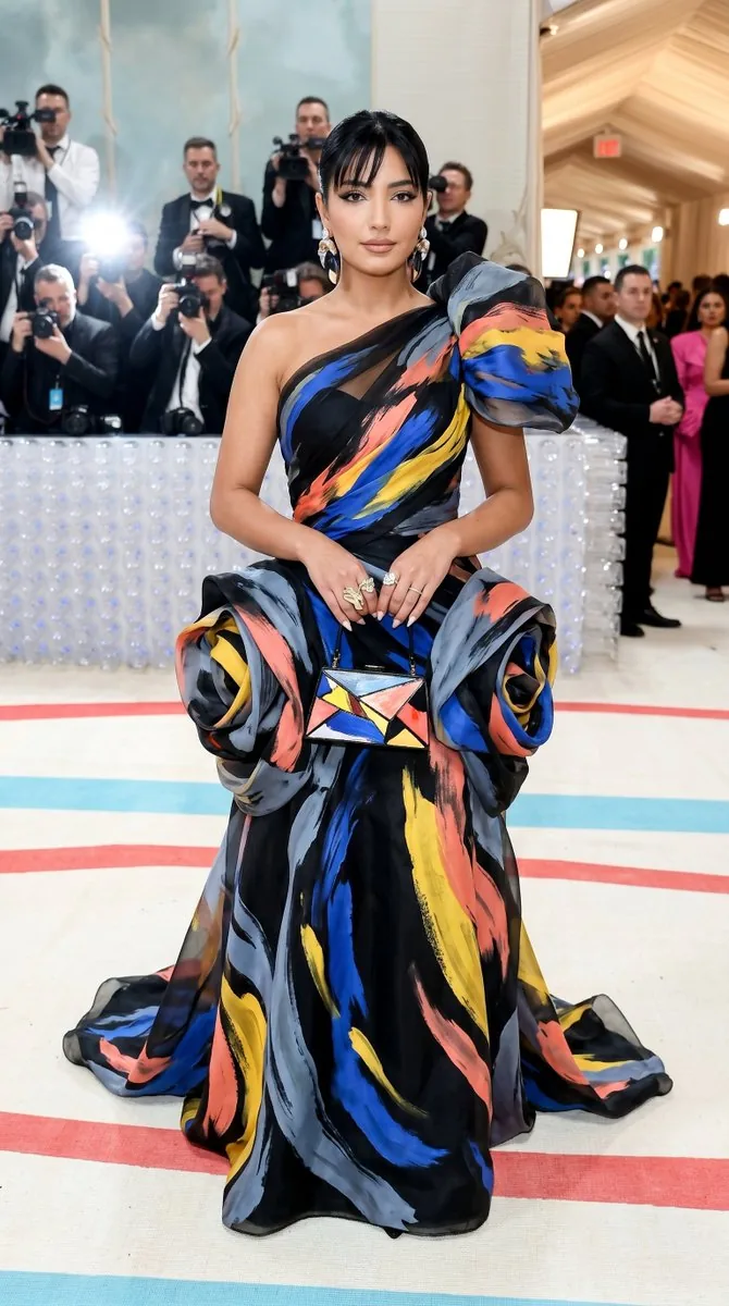 Met Gala Avant-Garde Couture Fashion - Nano Banana Pro AI Prompt for Product Marketing reference