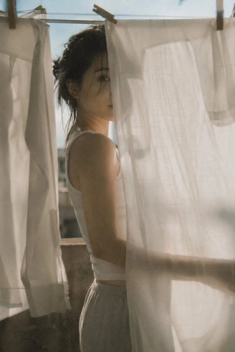 Japanese negative film aesthetic prompt reference