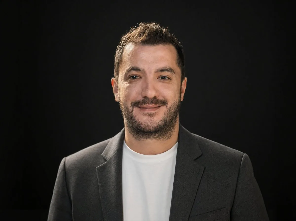 Professional Dark-Background LinkedIn Portrait reference